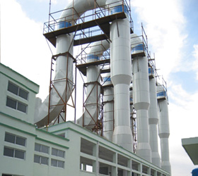 查文龍?jiān)诔Ｖ莞稍锛夹g(shù)產(chǎn)業(yè)論壇及產(chǎn)學(xué)研對接活動上作技術(shù)創(chuàng)新專題報(bào)告